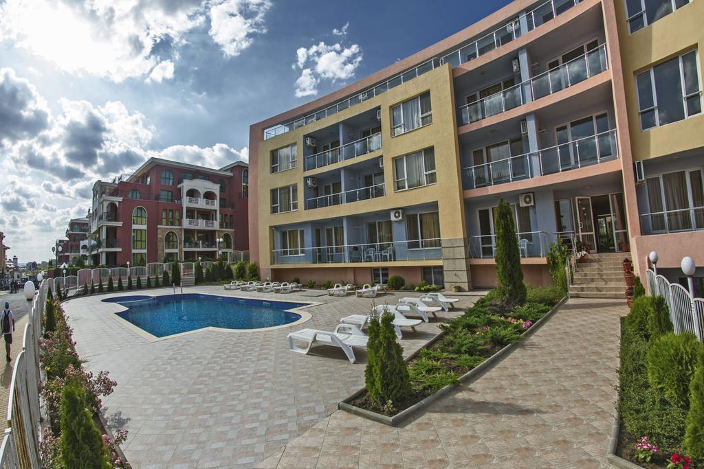 Комплекс Антъни Aparthotel Свети Влас Стая снимка