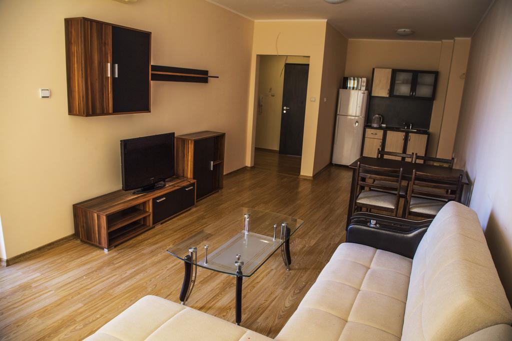 Комплекс Антъни Aparthotel Свети Влас Стая снимка