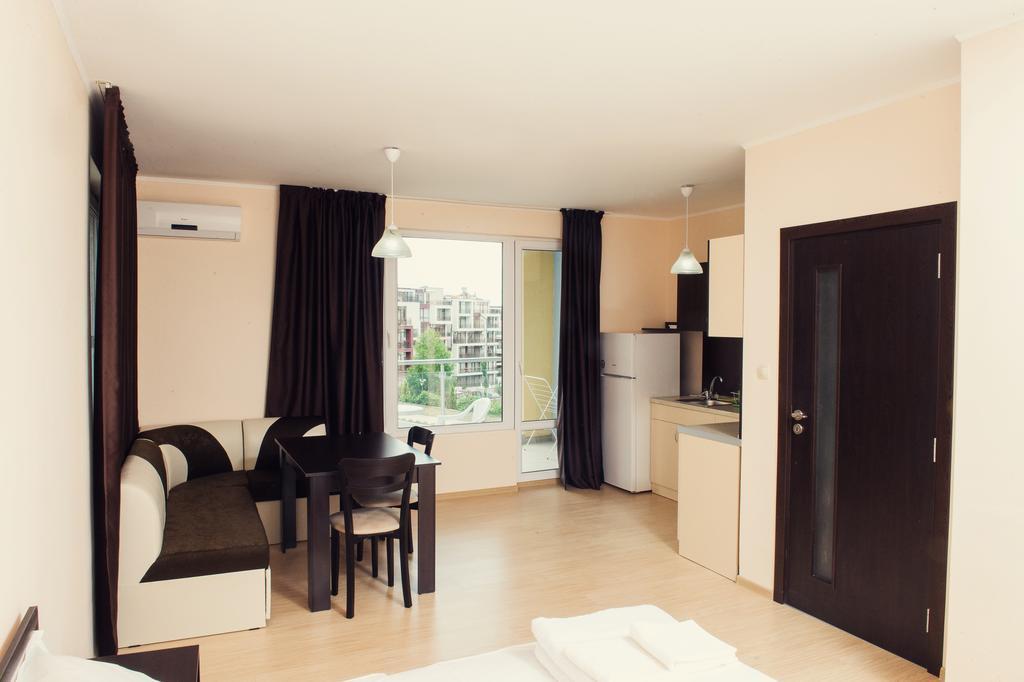 Комплекс Антъни Aparthotel Свети Влас Екстериор снимка